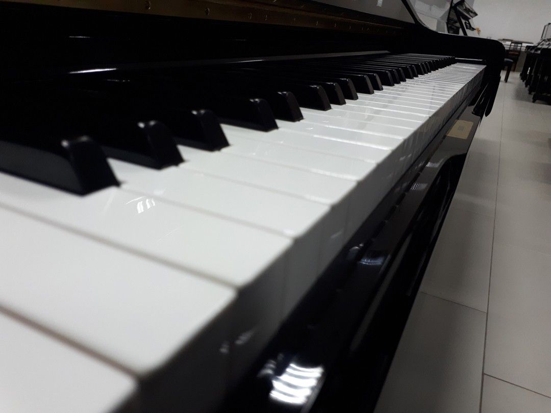 YAMAHA U3E PIANO VERTICAL RENOVADO