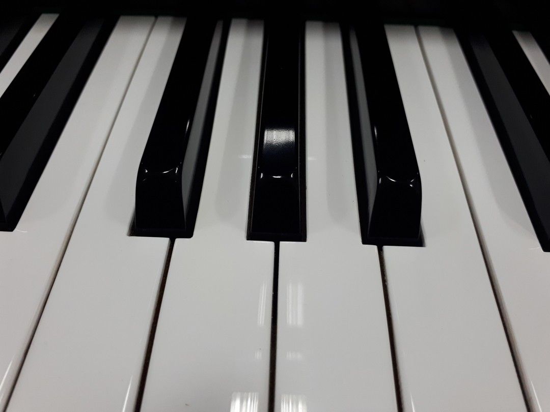 YAMAHA U3E PIANO VERTICAL RENOVADO