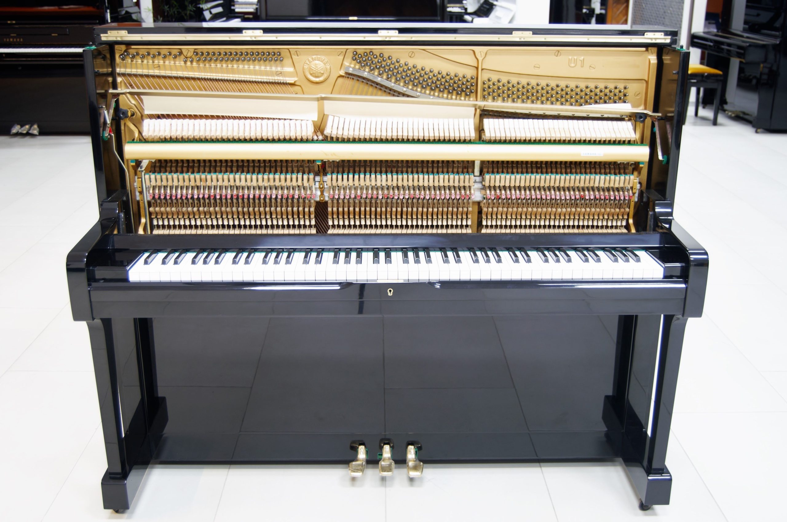 YAMAHA U1G RENOVADO PIANO VERTICAL- VENDIDO