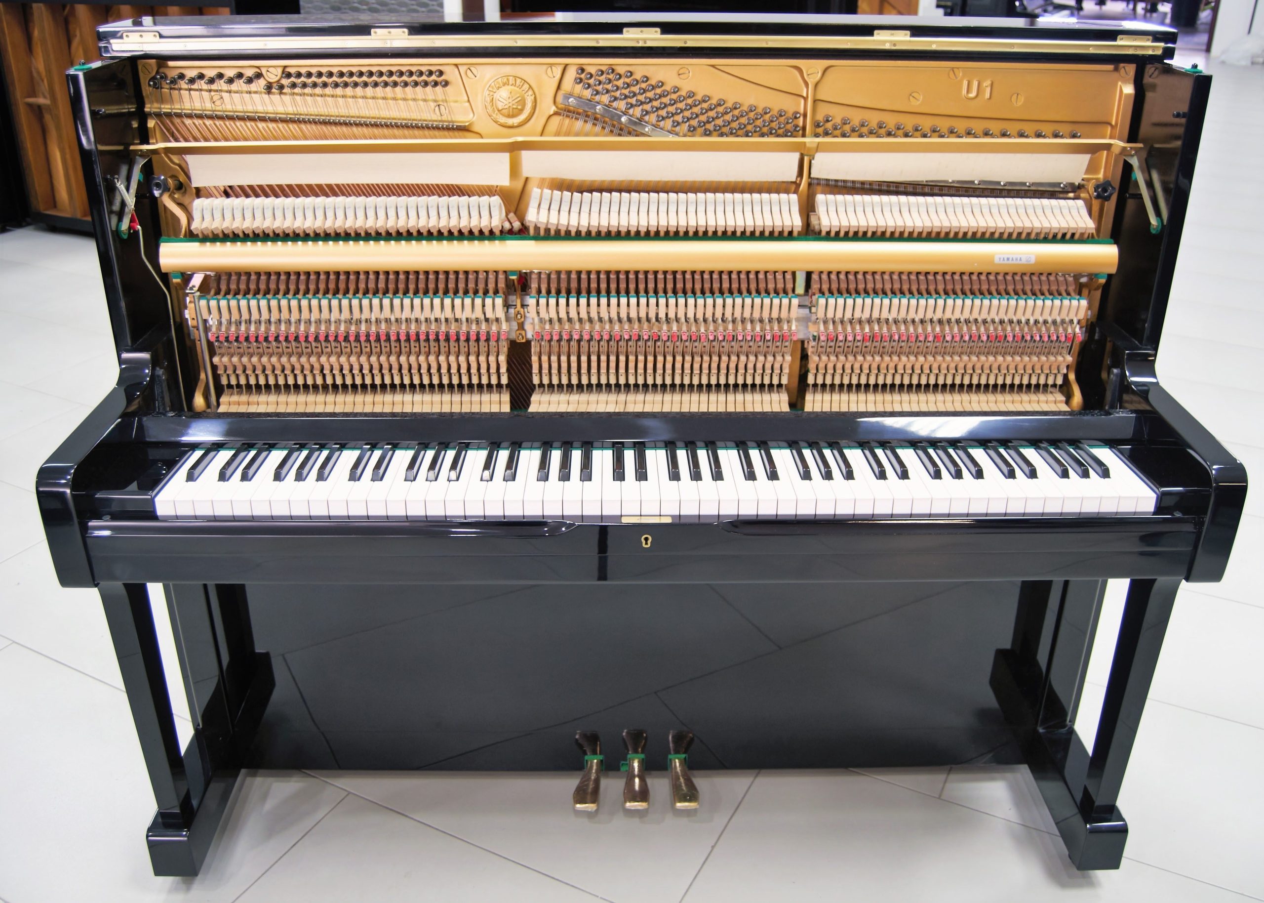 YAMAHA U1G RENOVADO PIANO VERTICAL- VENDIDO